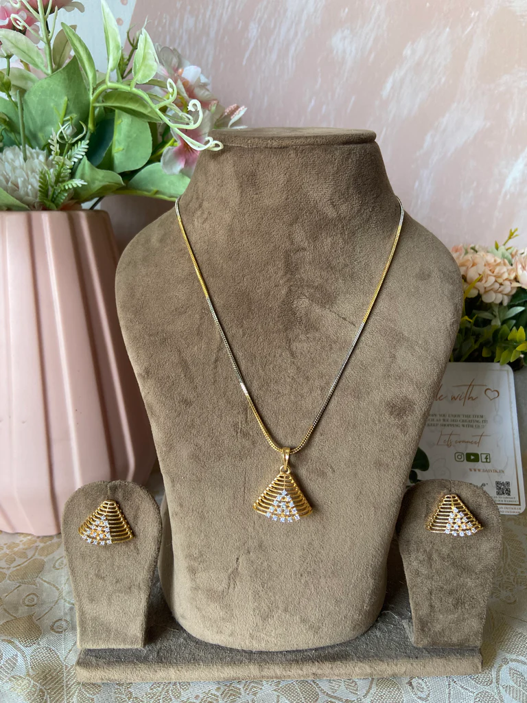 Simple Geometric Pendant set with Chain